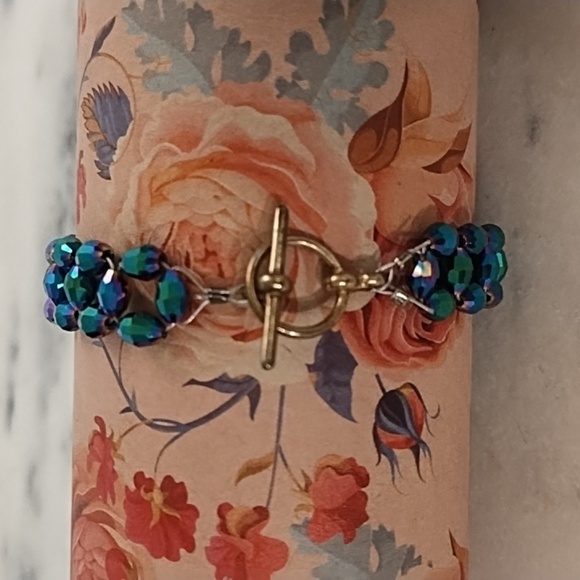 Vintage Brass Wire Woven Iridescent Green Faceted Beads Toggle Clasp - Picture 1 of 11